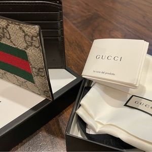 Classic Gucci mens wallet
